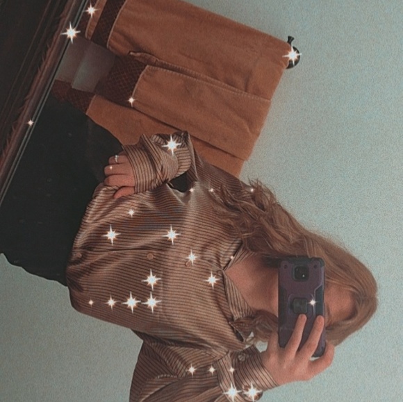 Meet your Posher, Abigail - Picture 1 of 1